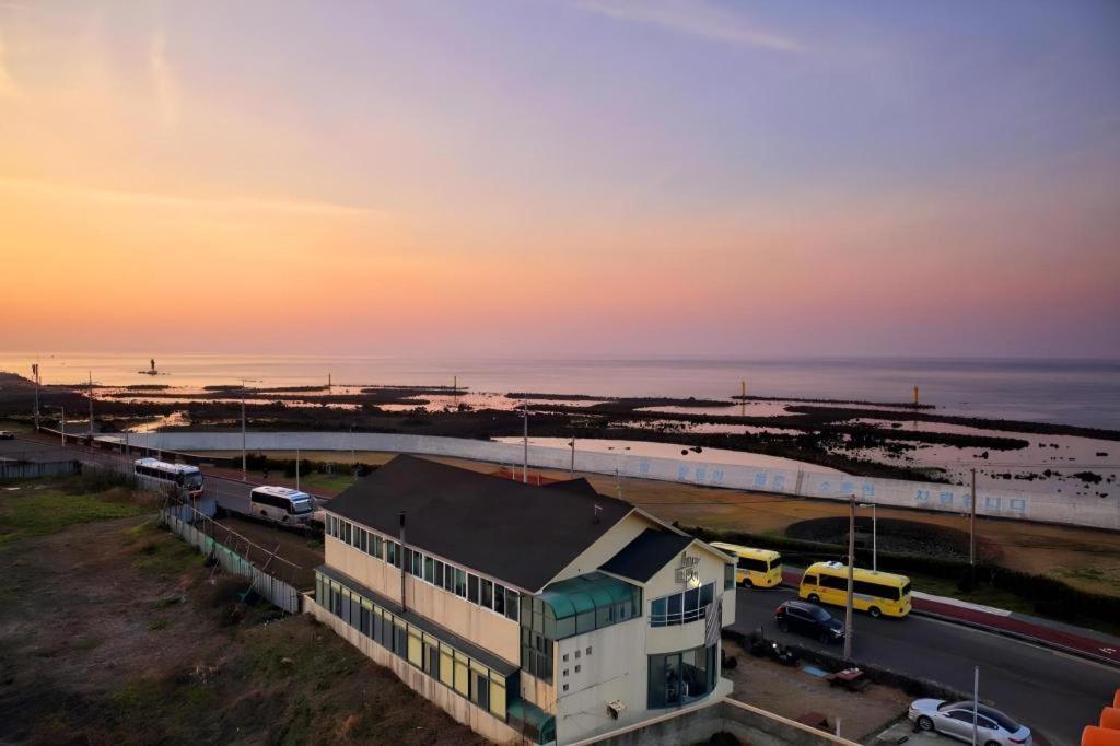 Odri Inn Jeju Bagian luar foto